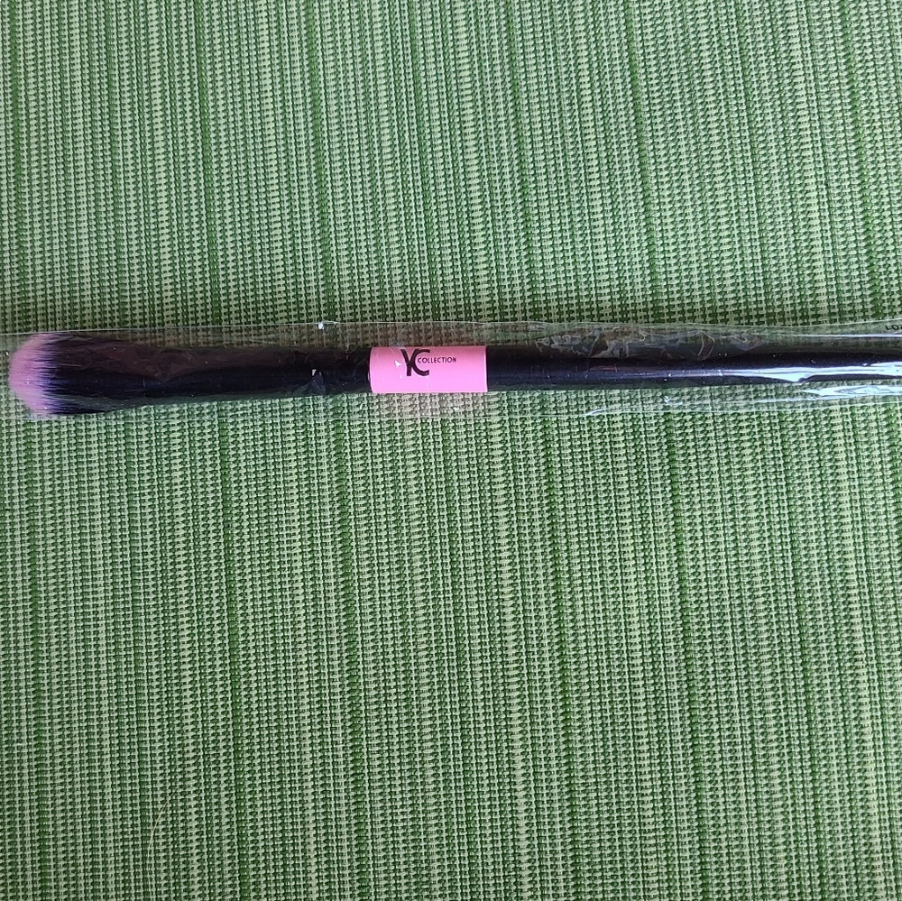 💄 5/$20 YC Collection Y02 Glow Brush